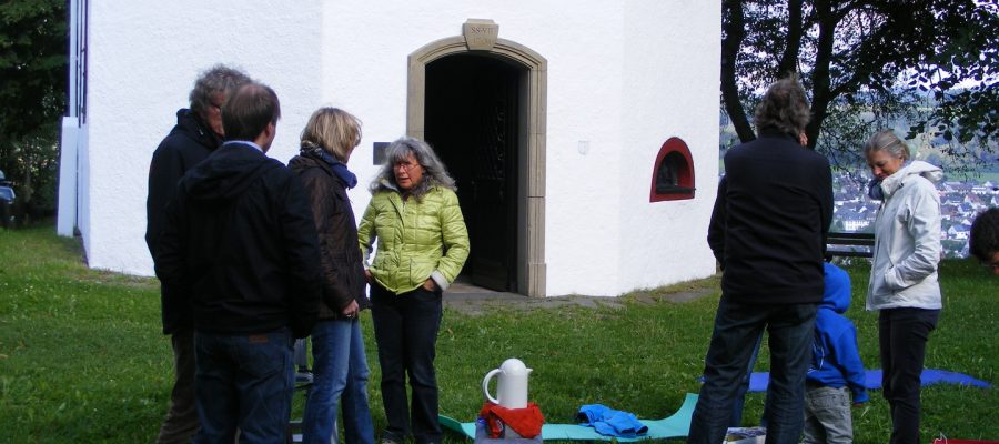 Picknick nach dem Open Air Gottesdienst des Franziskuskreises 2014 an der Elsper Vitus Kapelle